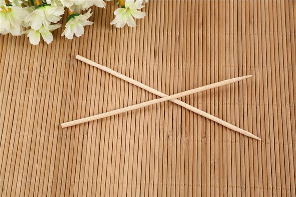 Bamboo BBQ skewers for camping and barbecue, 20 cm size.